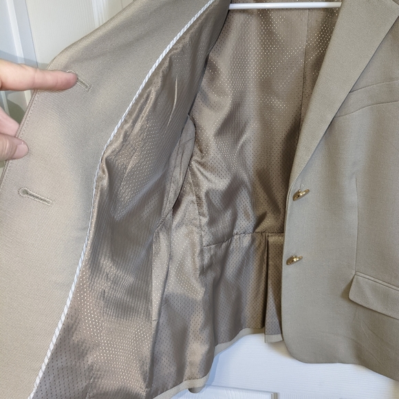 Talbots Wool Blazer Light tan with Gold Buttons Fully lined Size 10 Petite - Picture 10 of 16